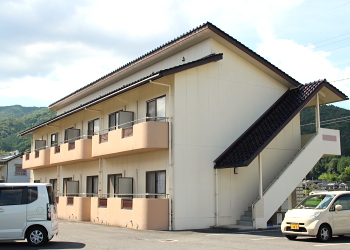 日名独身寮外観